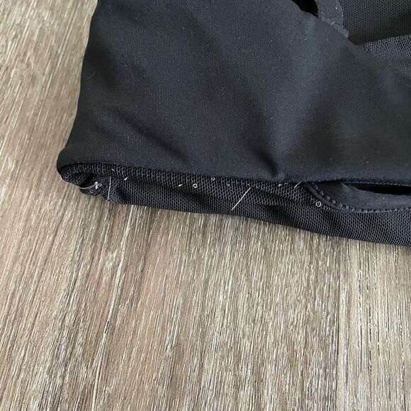 Gymshark Women's Black Stretch Mesh Layer Sports Bra - Picture 3 of 9